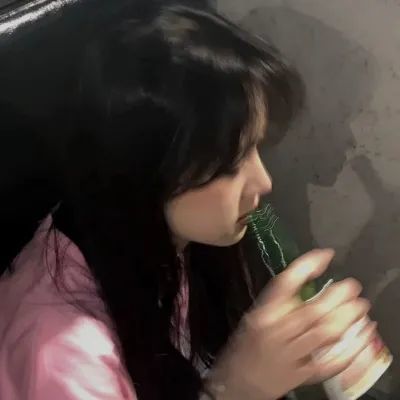 殷育星